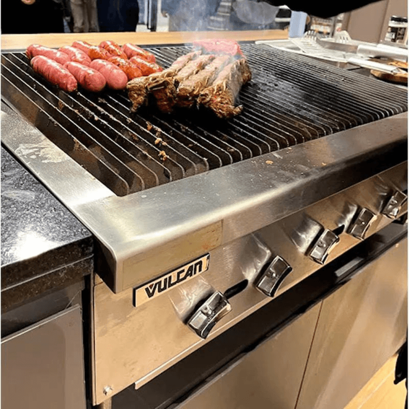 Char Broiler a Gas Vulcan VCRB47 8 Queimadores a Gas - Hobart